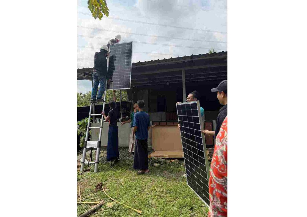Program 1000 Cahaya: Bantuan Solar Panel untuk Ponpes Madaarijul ‘Ulum Kulon Progo