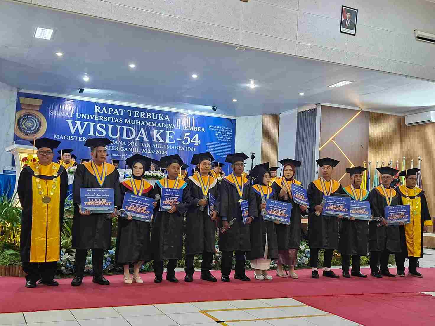 413 Wisudawan Unmuh Jember Dilepas, Kampus Perkuat Kualitas dan Ekspansi Strategis