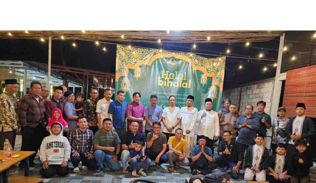 Warga RT 33 Grand Masangan Sidoarjo Perkuat Kerukunan Lewat Halalbihalal