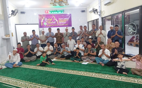 kegiatan Halalbihalal di Masjid An-Nuur, Perumahan Citra Medayu Residence, Medokan Ayu, Rungkut, Surabaya. (mun)