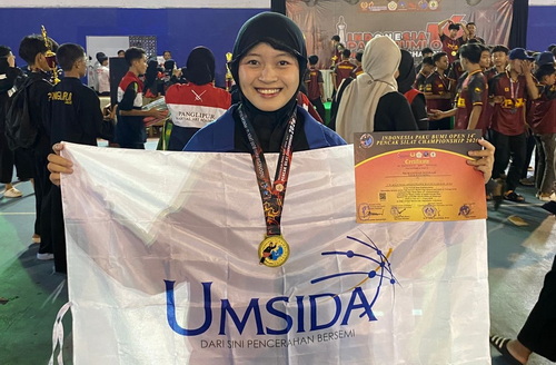 Dhia Kesuma Qatrunnada, pertama kali ikuti kompetisi langsung raih emas. (ist)