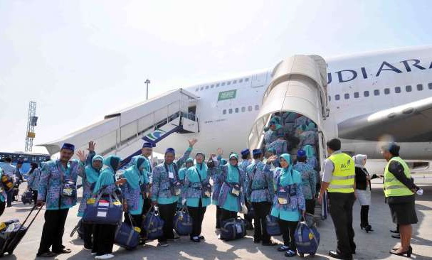 Ilustrasi: para jemaah haji asal Indonesia menaiki pesawat Saudi Airlines. (ist)
