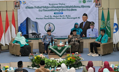 Mendikdasmen Abdul Mu'ti dalam forum kepala sekolah se-Pekalongan, Jawa Tengah. (ist)