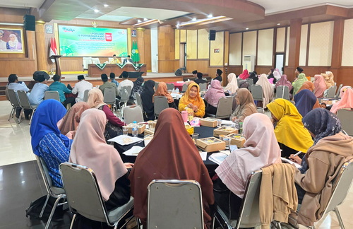 Para guru TPQ Muhammadiyah saat mengukuti Upgrading di Kantor PWM Jatim. (mas)