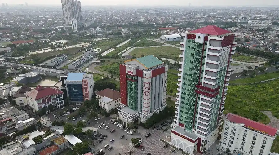 Universitas Muhammadiyah Surabaya (UMSURA), salah satu kampus unggulan di Surabaya,