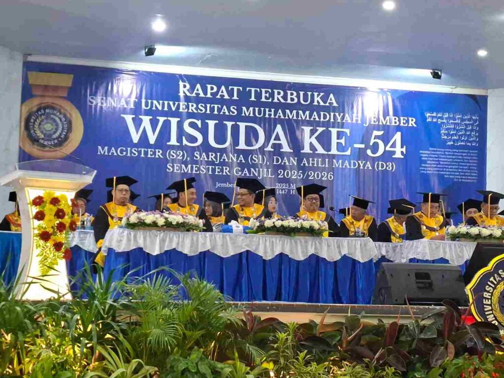 413 Wisudawan Unmuh Jember Dilepas, Kampus Perkuat Kualitas dan Ekspansi Strategis