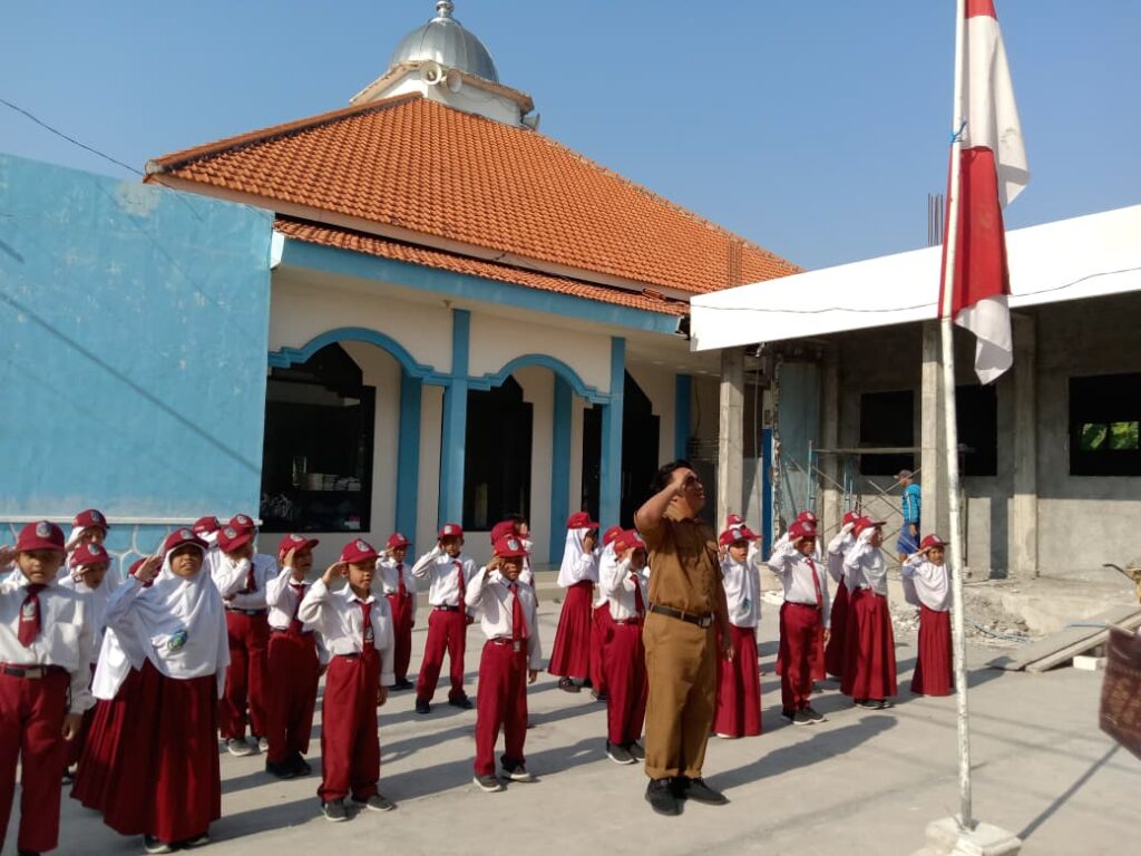 Guru SD Muhammadiyah 1 Turi Kenalkan Indonesia Raya 3 Stanza, Tanamkan Cinta Tanah Air Sejak Dini