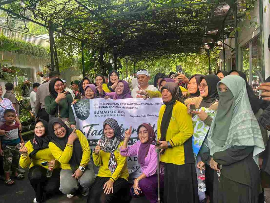 Kang Dedi Mulyadi Berdialog Bersama Binaan Rumah Sakinah Muhammadiyah di Kebun Raya Bogor