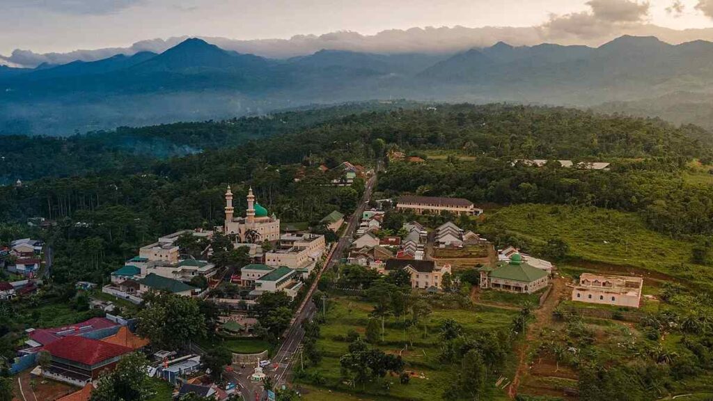 Prospektus Ekonomi Pesantren Berbasis Wakaf