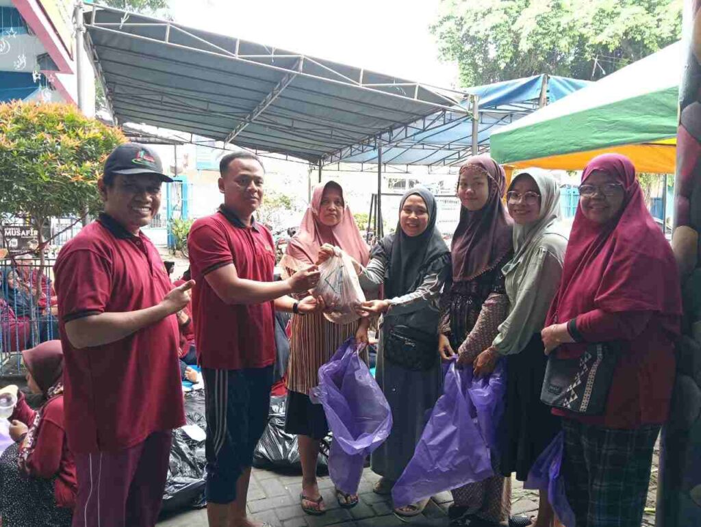 Tanamkan Kepedulian Sosial, SDM Limas Salurkan Daging Kurban 4 Sapi dan 25 Kambing