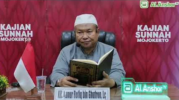 Ustaz Aunur Rafiq Bin Ghufron.