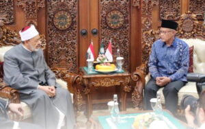 Pertemuan antara Grand Syaikh Al-Azhar, Prof. Dr. Ahmad At-Tayyib dan Ketua Umum PP Muhammadiyah, Haedar Nashir. (ist)