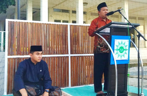 Khotib dan Imam berada di panggung dan mimbar salat Iduladha 1447 H. (ist)