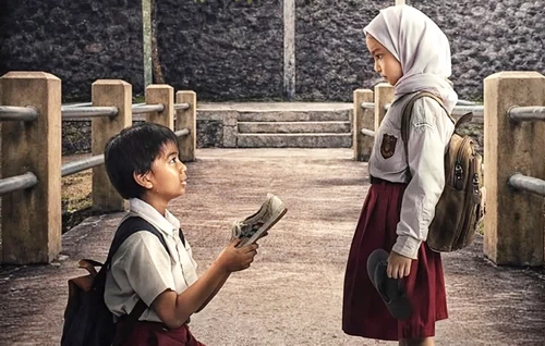 Salah satu adegan dalam film Children of Heaven versi adaptasi sutradara Hanung Bramantyo. (ist)