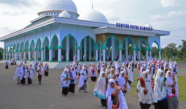 ilustrasi: pesantren Gontor Putri kampus 3.