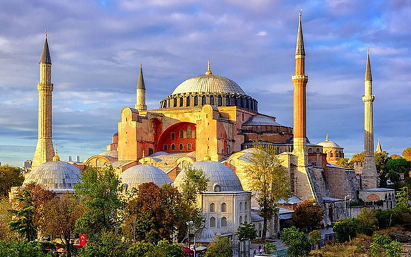 Hagia Sophia di Istanbul, Turki, kini menjadi Masjid yang sangat ikonik. (ist)