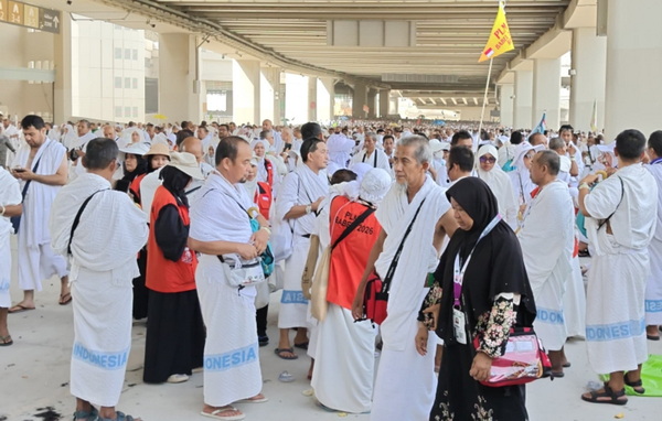 Jemaah haji indonesia sudah berada di Mina, bersiap melakukan lempar jumrah. (ist)