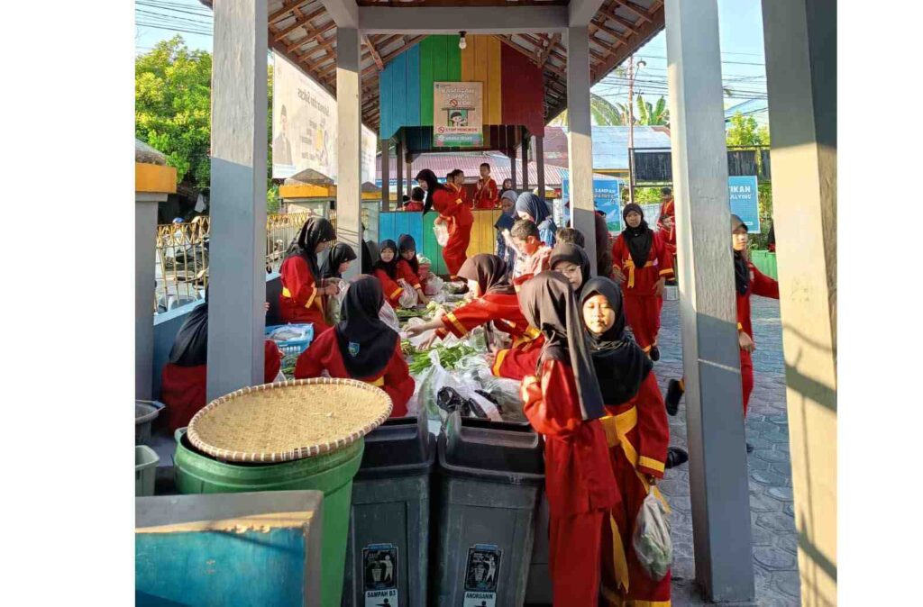 SD Muhammadiyah Pahandut Palangka Raya Gelar Jumat Berbagi