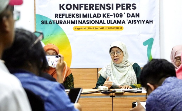 Ketua Umum PP ‘Aisyiyah, Salmah Orbayinah, dalam konferensi pers menjelang puncak perayaan Milad ke-109 tahun. (ist)