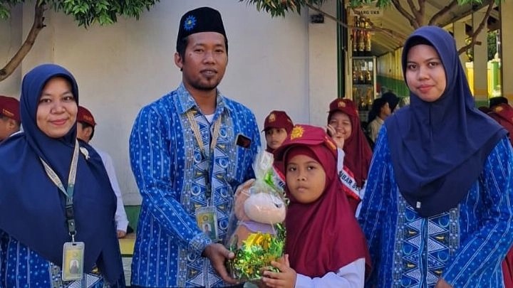 Keikhlasan yangMenyentuh Hati, Siswi SD Muhammadiyah Sampit Rela Tabungannya untuk Berkurban