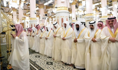 Pelaksanaan salat Idul Adha 1447 Hijriah di Masjid Nabawi, Kota Madinah, dalam suasana yang khusyuk dan penuh spiritualitas. (Foto: SPA)