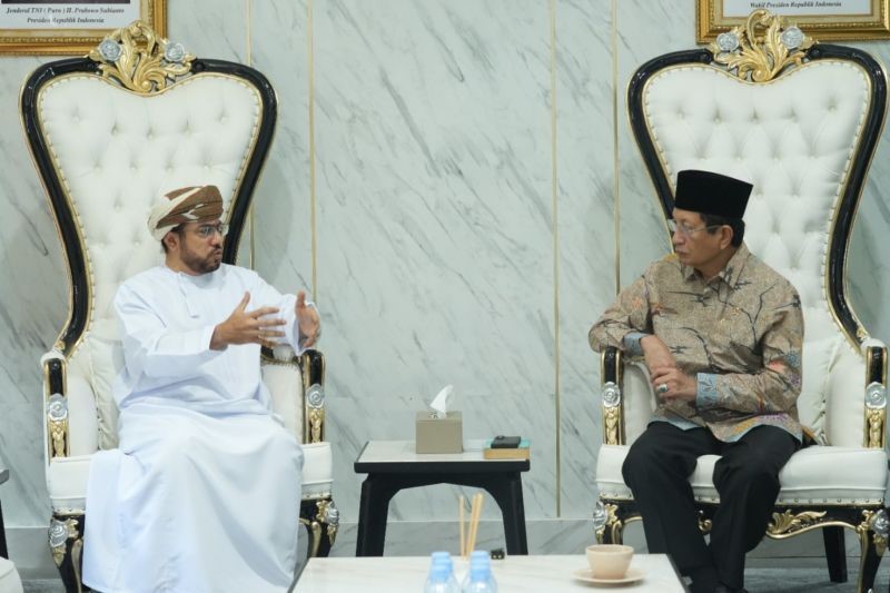 Menag RI Nasaruddin Umar (kanan) saat menerima kunjungan Dubes Oman untuk Indonesia, Mohamed Ahmed Salim Al-Shanfari. (ist)