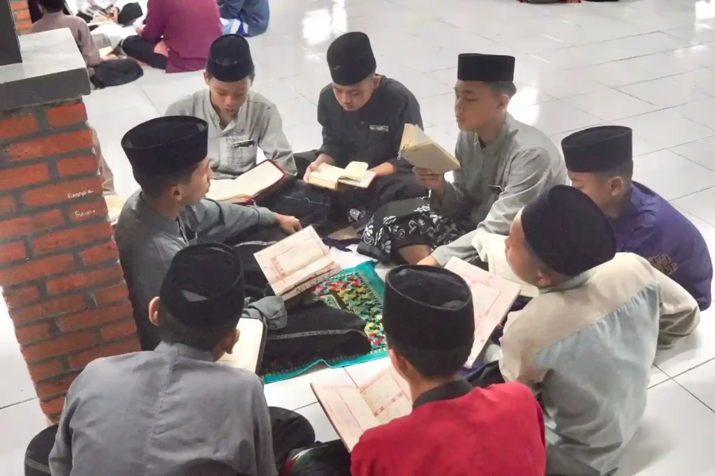 Menjaga Marwah Pesantren di Tengah Framing Negatif Media