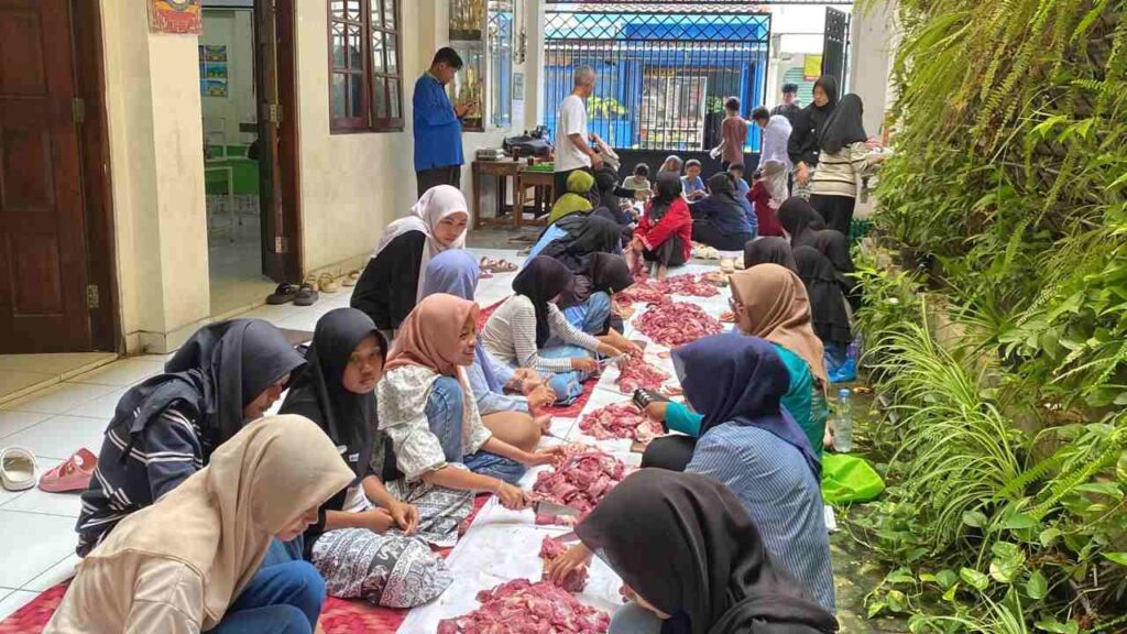 Kencleng Surga Siswa Wujudkan Sapi Kurban Iduladha di SDM 24 Gajahan Surakarta