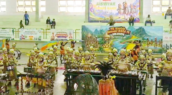 Penampilan TK Aisyiyah 14 Surabaya dalam Concert Aisyiyah Smart Band 2026. (ist)