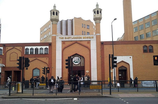 Pusat pengembangan Islam East London Mosque di Inggris. (ist)