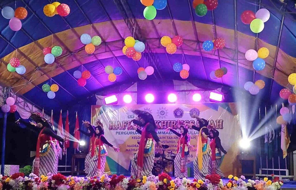 Tari Jejer Jaran Dhawuk Jadi Magnet di Haflah Akhirussanah Perguruan Muhammadiyah Bulubrangsi