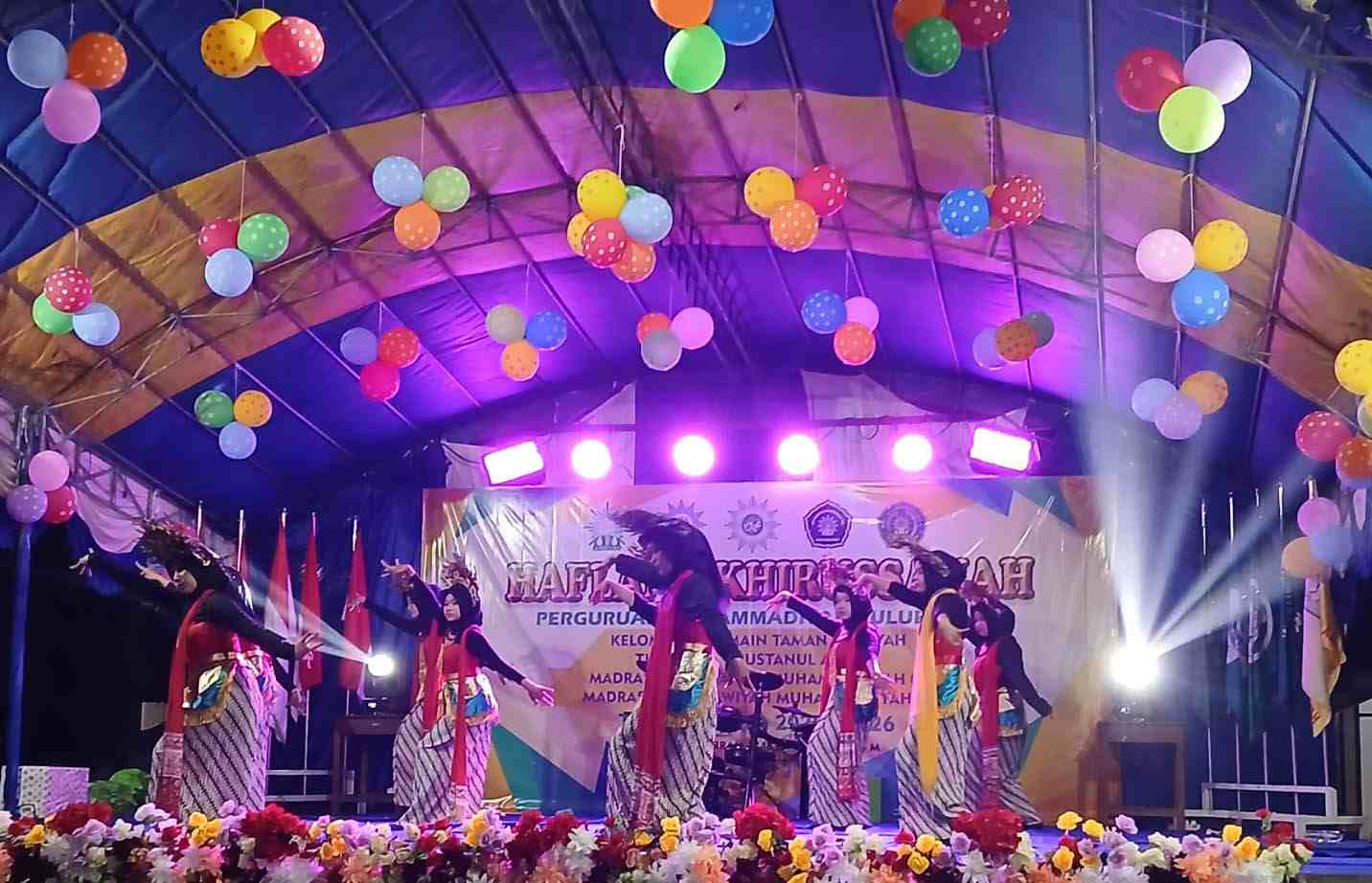 Tari Jejer Jaran Dhawuk Jadi Magnet di Haflah Akhirussanah Perguruan Muhammadiyah Bulubrangsi