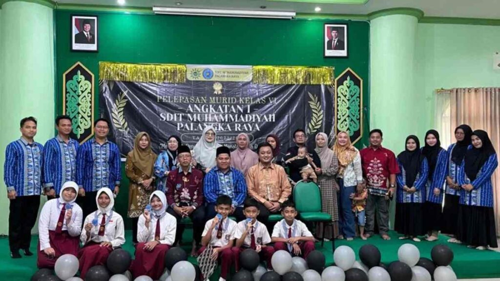 SDIT Muhammadiyah Palangka Raya Tebar Pendidikan Berkelanjutan, Luluskan Peserta Didik Perdana