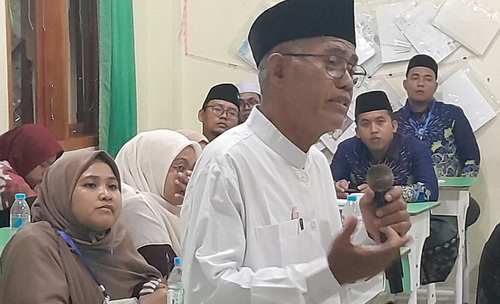 Ustaz Drs. H. Moh. Nawawi, M.Si.