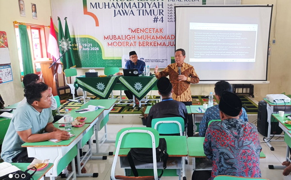 Prof. Biyanto saat memberikan paparan. (nun)