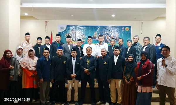 Para Kepala LKSA Muhammadiyah Se Surabaya di acara Wisuda GenQ45 2026. (foto: Djuariah)