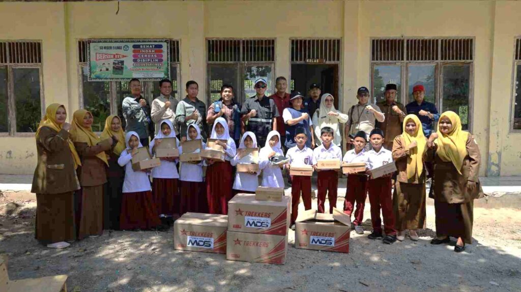 Bangunan Sekolah Roboh, Semangat Para Siswa SDN 10 Linge Aceh Tetap Kokoh
