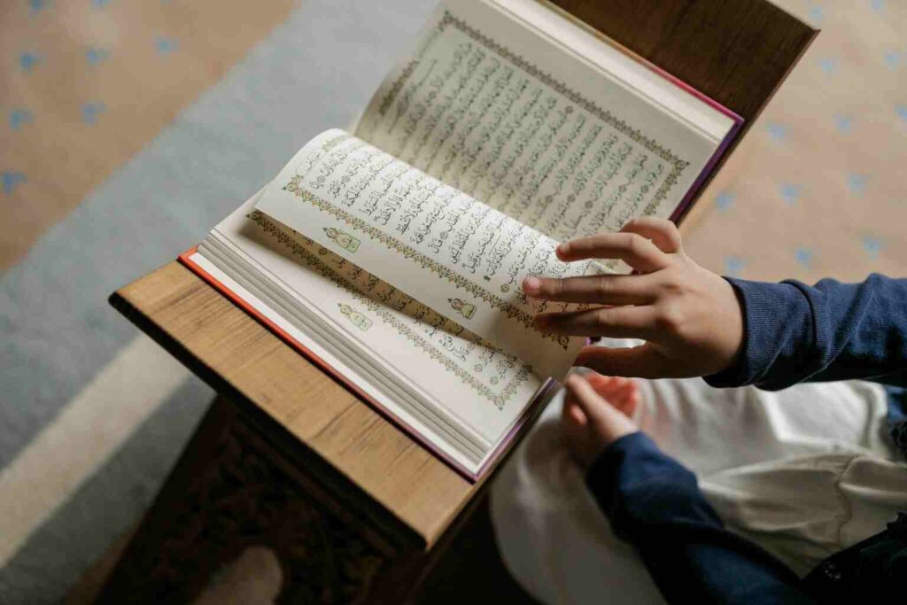 Keutamaan Membaca Al-Qur'an dalam Kehidupan