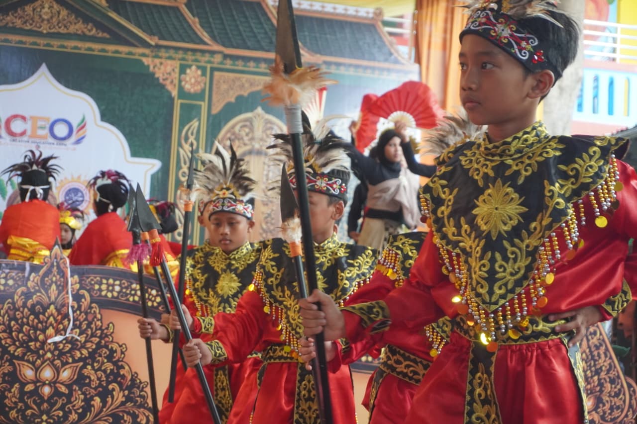 SD Muhammadiyah Bangil Gelar Drama Kolosal “The Light of Nusantara: Jejak K.H. Ahmad Dahlan
