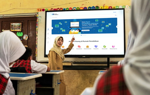 Digitalisasi pembelajaran di ruang kelas menjadi salah satu inovasi kemendikdasmen. (ist)