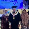 Pagi Memimpin Madrasah, Sore Mencuci Motor, Helmi Rohmanto Raih Gelar Magister di Umsura