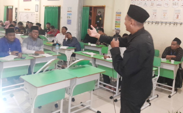 Para peserta AMM saat mendapatkan materi dakwah digital. (furkhan)