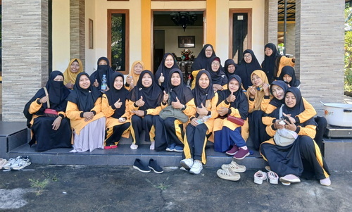 Sebanyak 30 kader perempuan berkumpul untuk mengikuti Jalan Sehat dan Senam Bersama pada Ahad pagi. (ist)