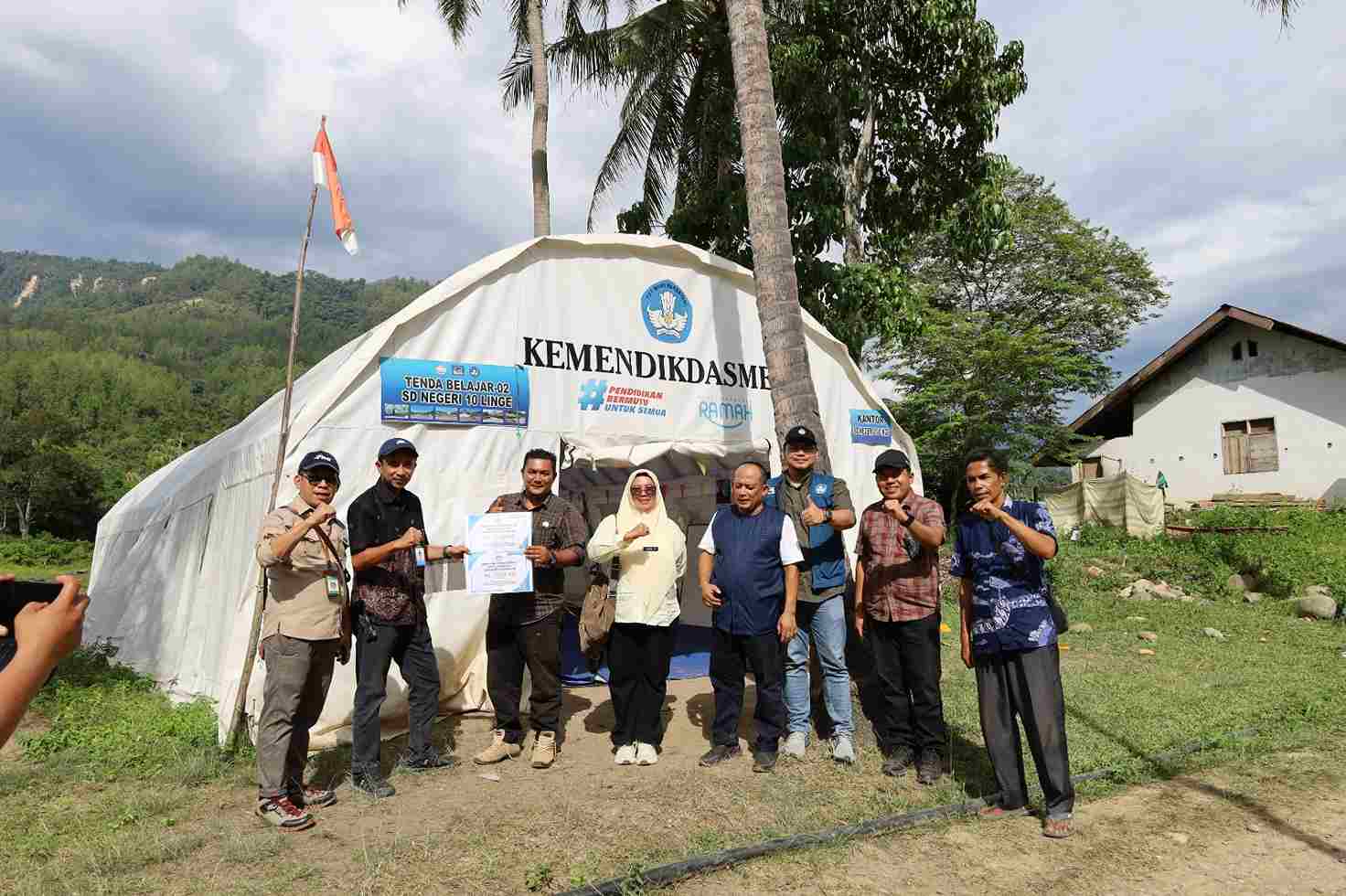 Bangunan Sekolah Roboh, Semangat Para Siswa SDN 10 Linge Aceh Tetap Kokoh
