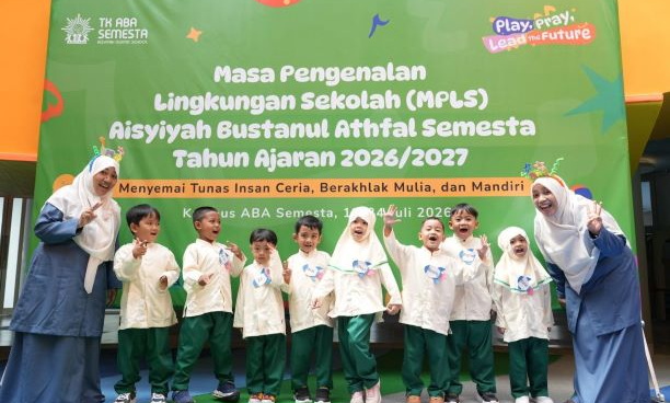 Para murid TK ABA Semesta mengikuti hari pertama sekolah dengan semangat. (ist)