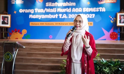 Prof. Dr. Diah Andika Sari, M.Pd., saat menjadi narasumber dalam agenda Silaturahim Orang Tua/Wali Murid ABA Semesta. (ist)