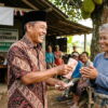 Memanusiakan Manusia