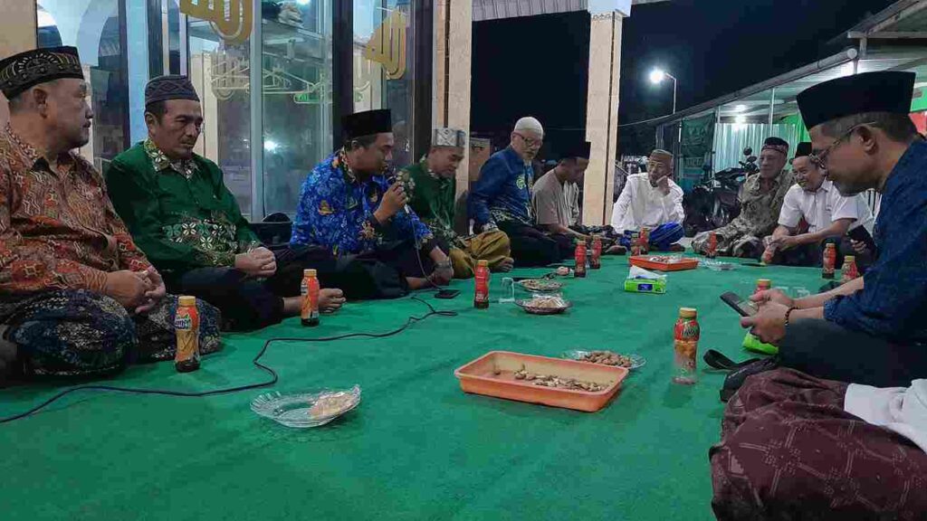 Camat Jatiroto Silaturahmi ke Masjid Nurul Huda, Pererat Sinergi dengan Tokoh Muhammadiyah