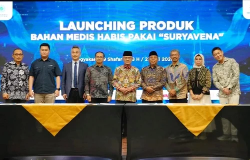 Ketua Umum Pimpinan Pusat (PP) Muhammadiyah, Haedar Nashir, secara resmi meluncurkan produk bahan medis habis pakai bertajuk “Suryavena” (ist)