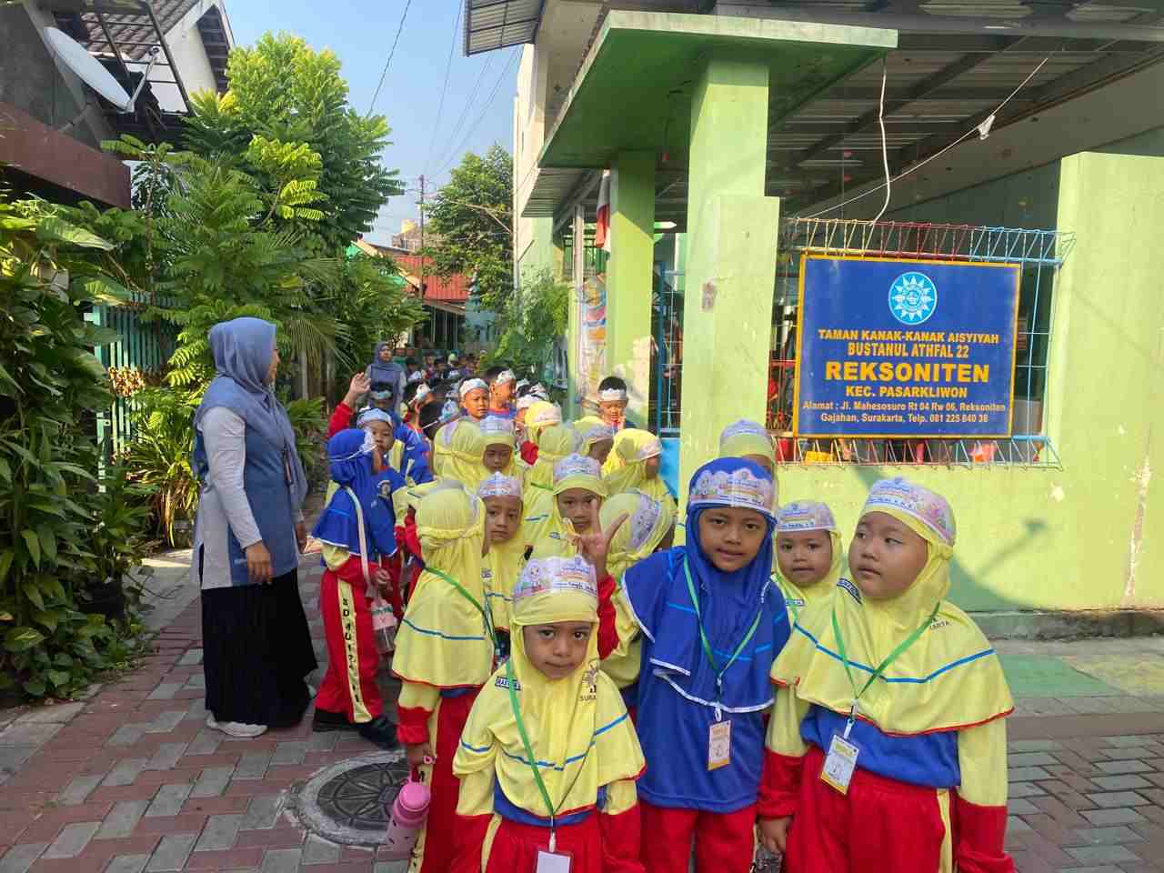 Jalan Sehat dan Market Day Warnai MPLS SD Muhammadiyah 24 Gajahan Surakarta